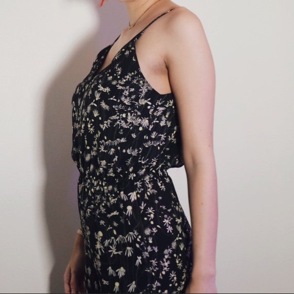 3 for 25! 🌻 H&M Conscious- Black Floral Jumpsuit - Picture 7 of 14